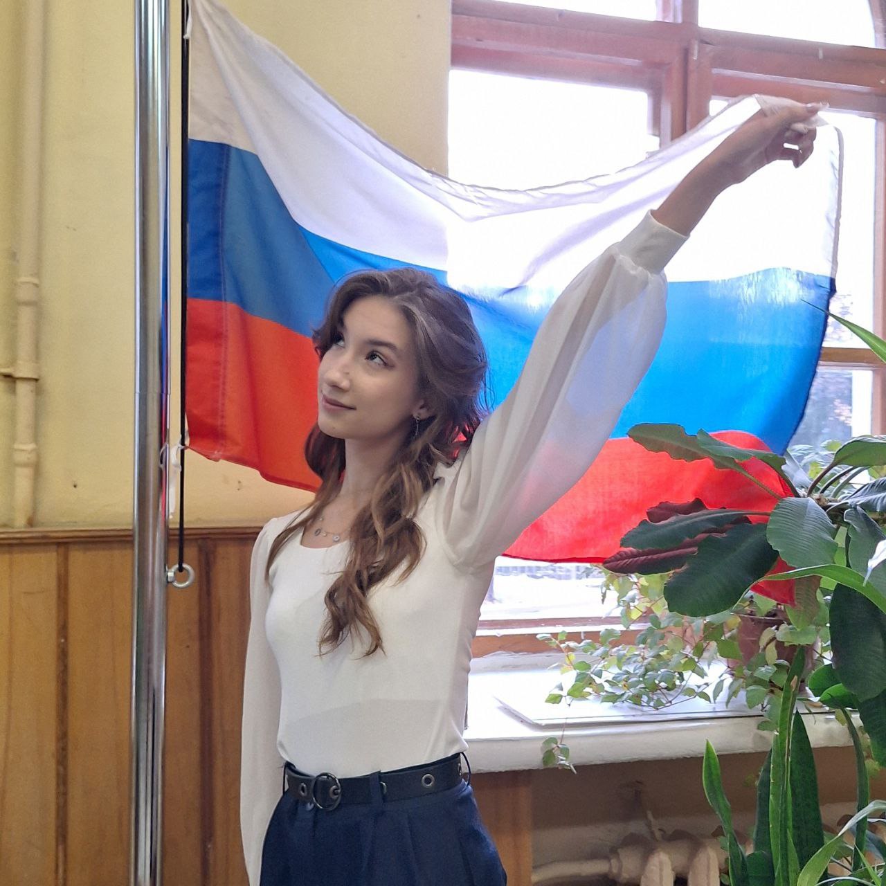 Ученица ульяновской гимназии №33 стала абсолютным победителем региональной олимпиады по краеведению.