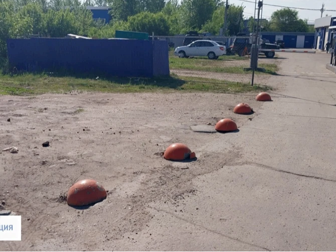В Заволжском и Засвияжском районах Ульяновска уберут незаконные препятствия для проездов и парковок.