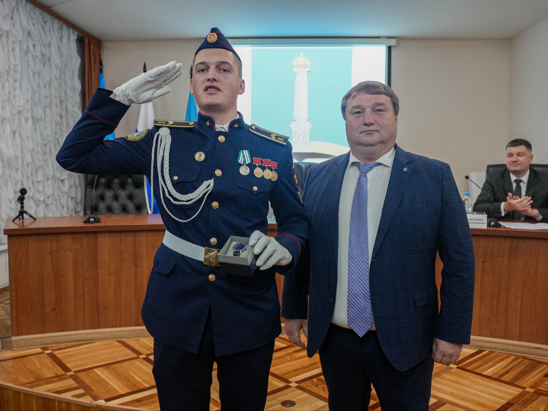 В Ульяновске наградили городских спасателей.