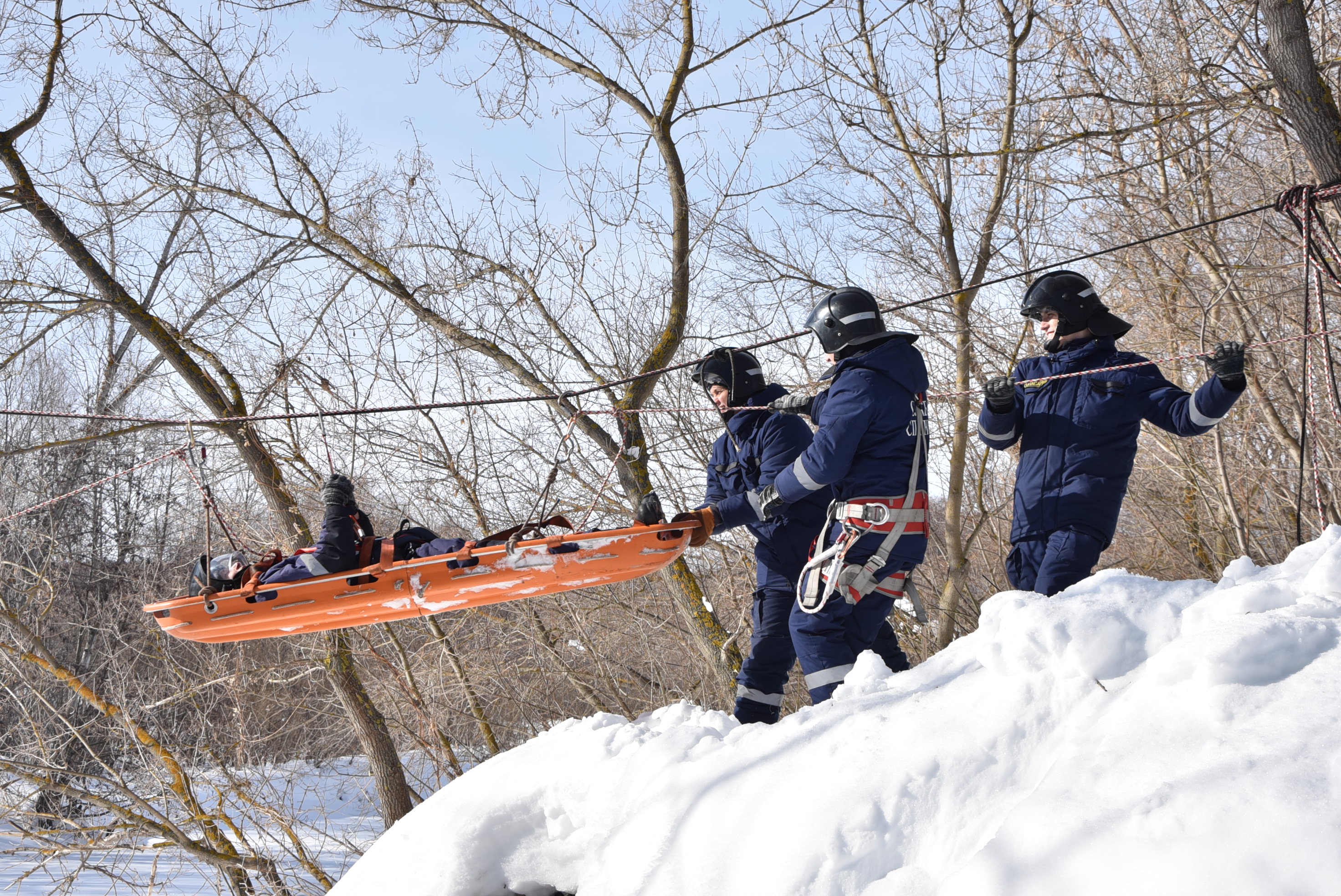 Ульяновские спасатели отработали навыки эвакуации граждан из зон подтопления.