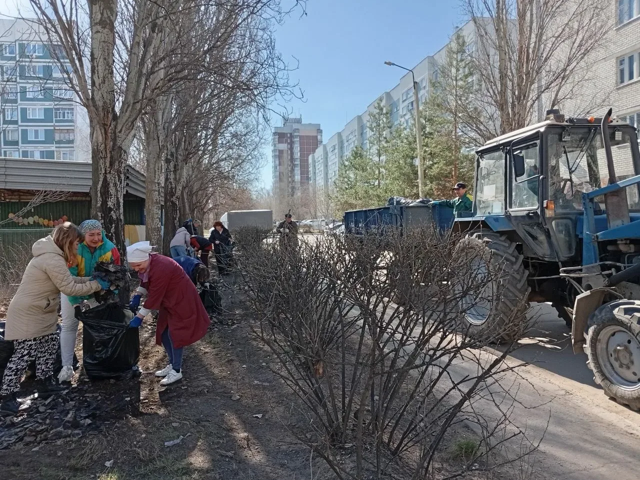 В Ульяновске участники «санитарной пятницы» собрали 585 кубометров мусора.