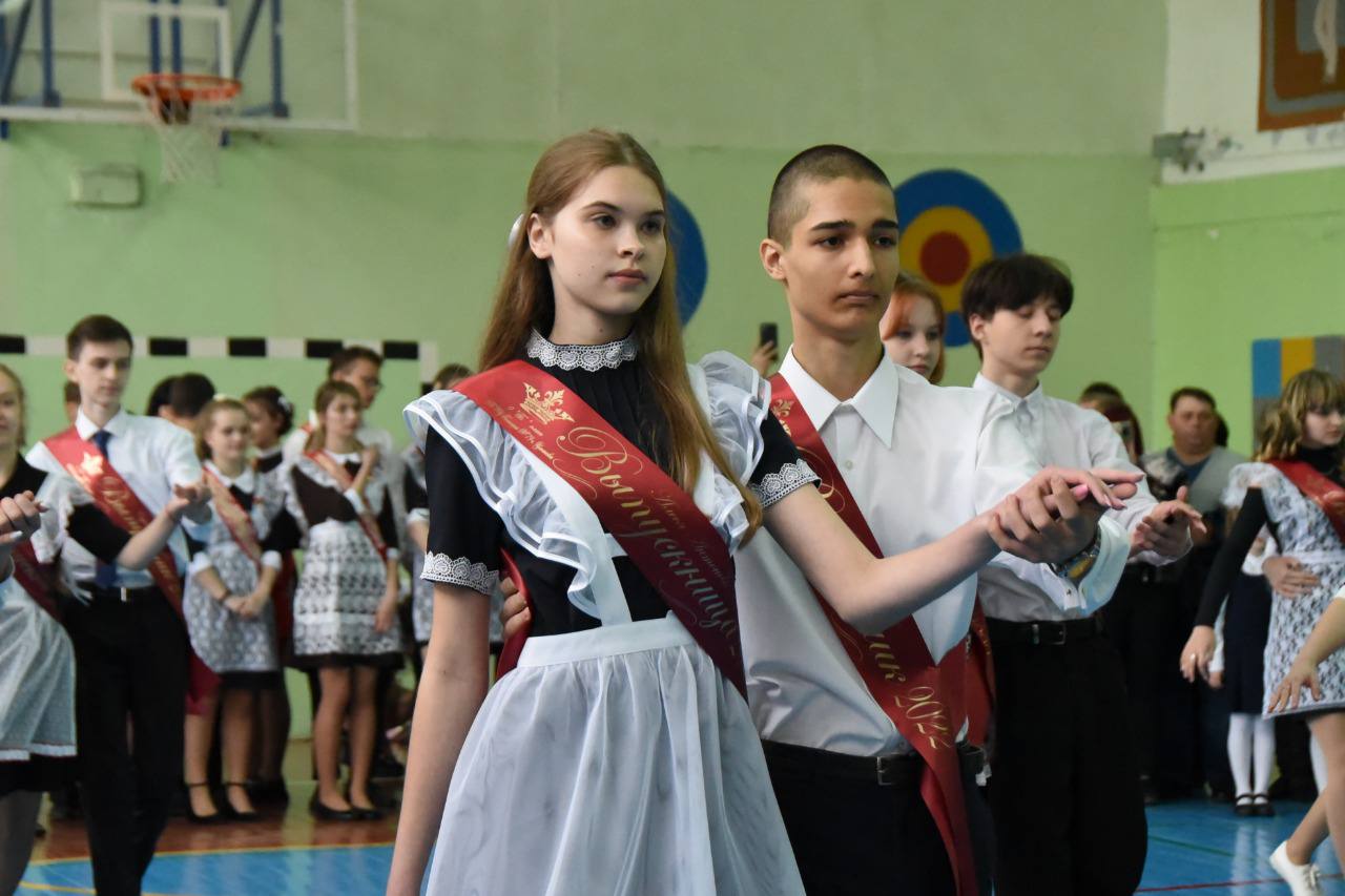 Последний звонок в Ульяновске прозвенит более чем для восьми тысяч выпускников.