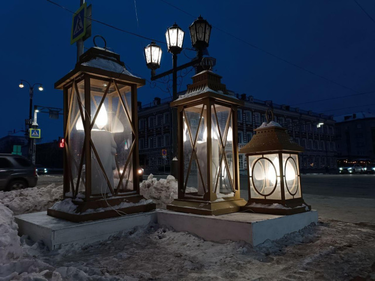 Городские службы украшают Ульяновск к новому году.