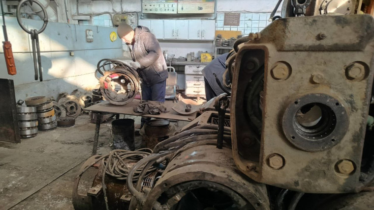 «Ульяновскэлектротранс» в усиленном режиме восстанавливает двигатели трамваев.