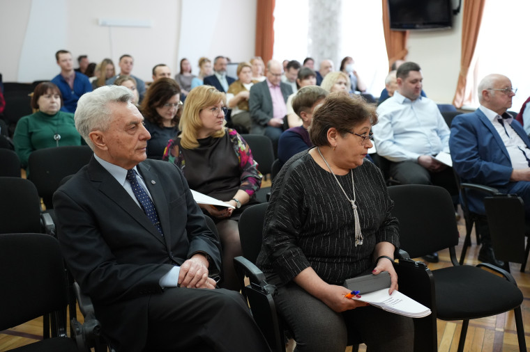 В администрации Ульяновска прошло заседание межведомственной комиссии по противодействию коррупции.