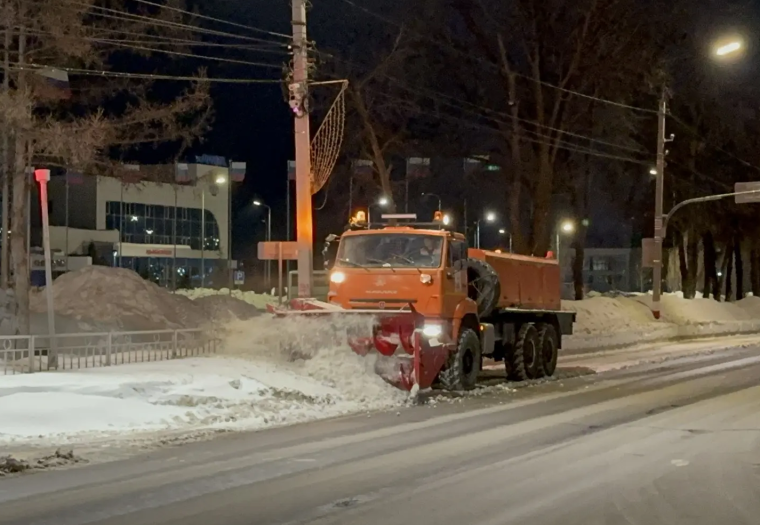 С улиц Ульяновска 24 февраля вывезли 237 самосвалов снега.
